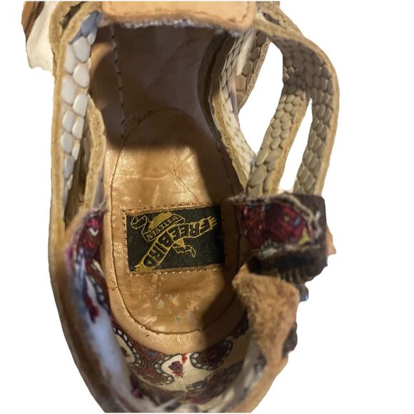 Freebird by Steven FAB! Emory Cut Out Leather Booties in Beige Size 7 - Picture 6 of 6